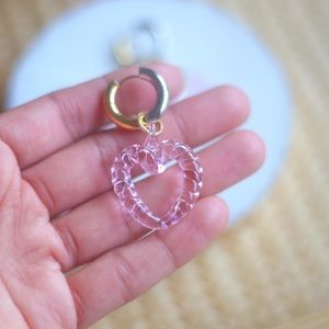 Glass twisted heart earrings